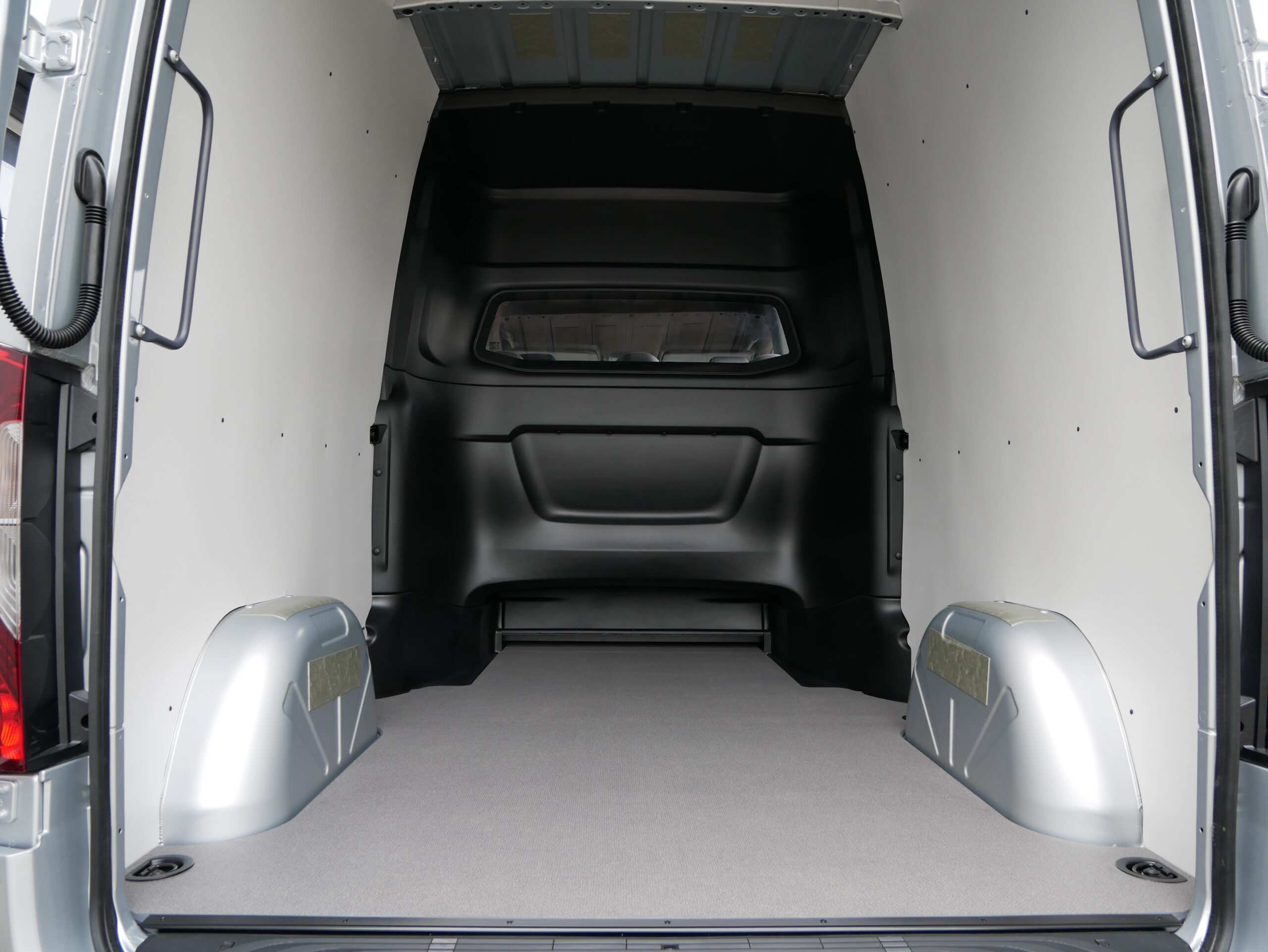 Mercedes-Benz load area